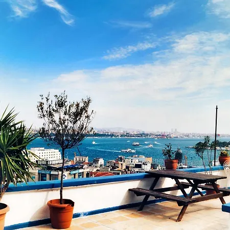 아파트 *central* 3br, Terrace And Cozy Flat With Sea View 이스탄불