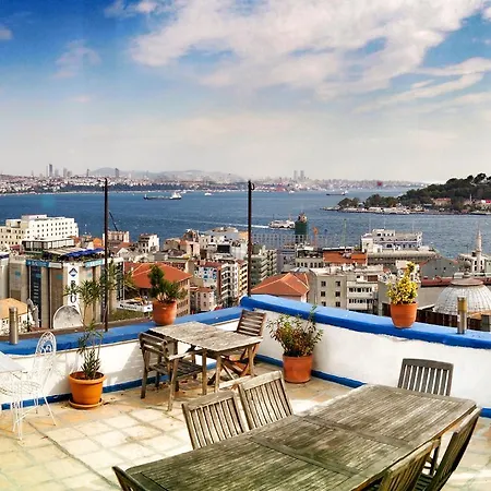 아파트 *central* 3br, Terrace And Cozy Flat With Sea View 이스탄불
