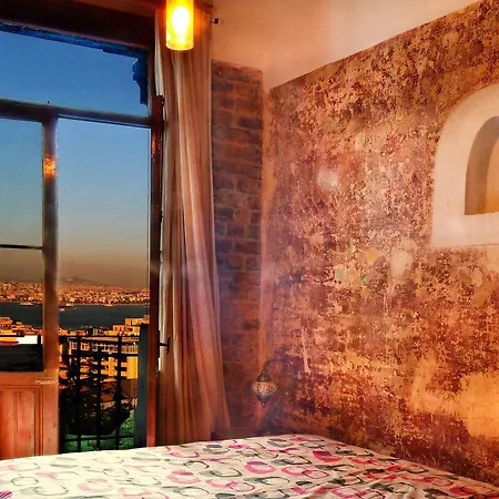 *central* 3br, Terrace And Cozy Flat With Sea View 아파트 이스탄불