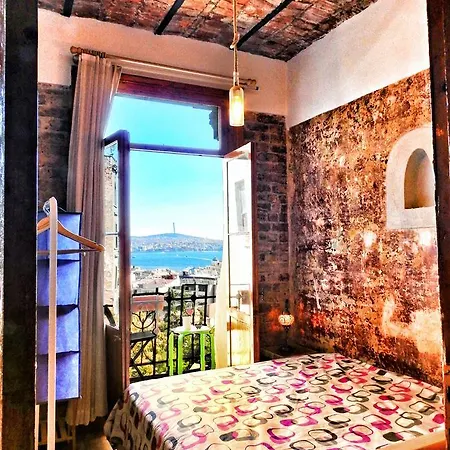 *central* 3br, Terrace And Cozy Flat With Sea View 아파트 이스탄불